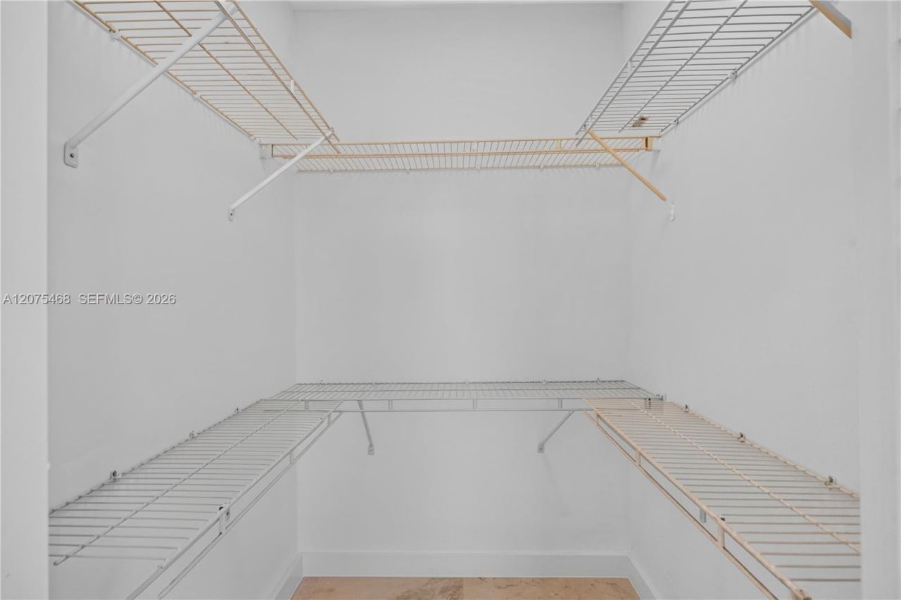 31 SE 5th St, Unit 4212, Miami, FL 33131 Photo
