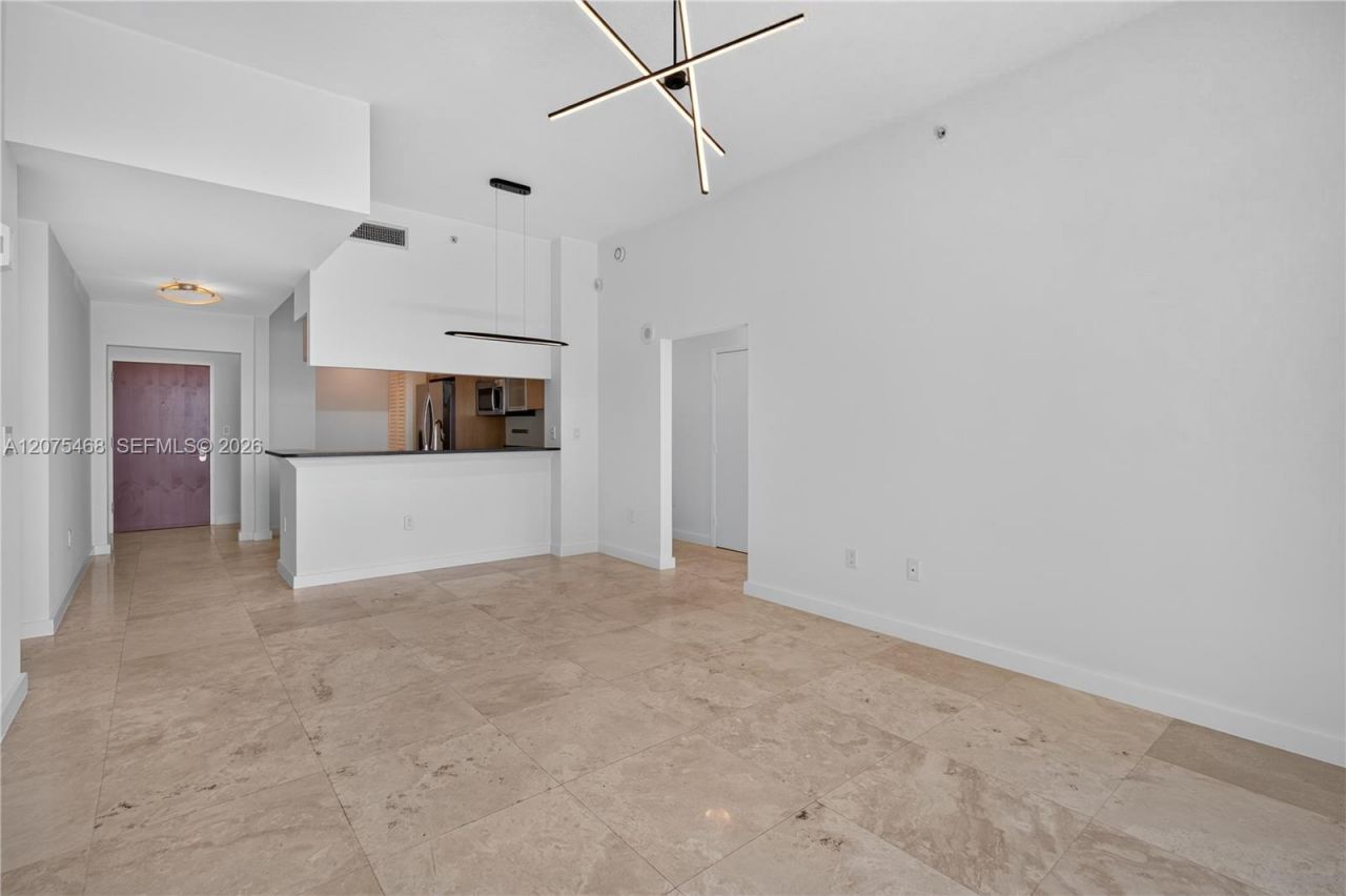 31 SE 5th St, Unit 4212, Miami, FL 33131 Photo