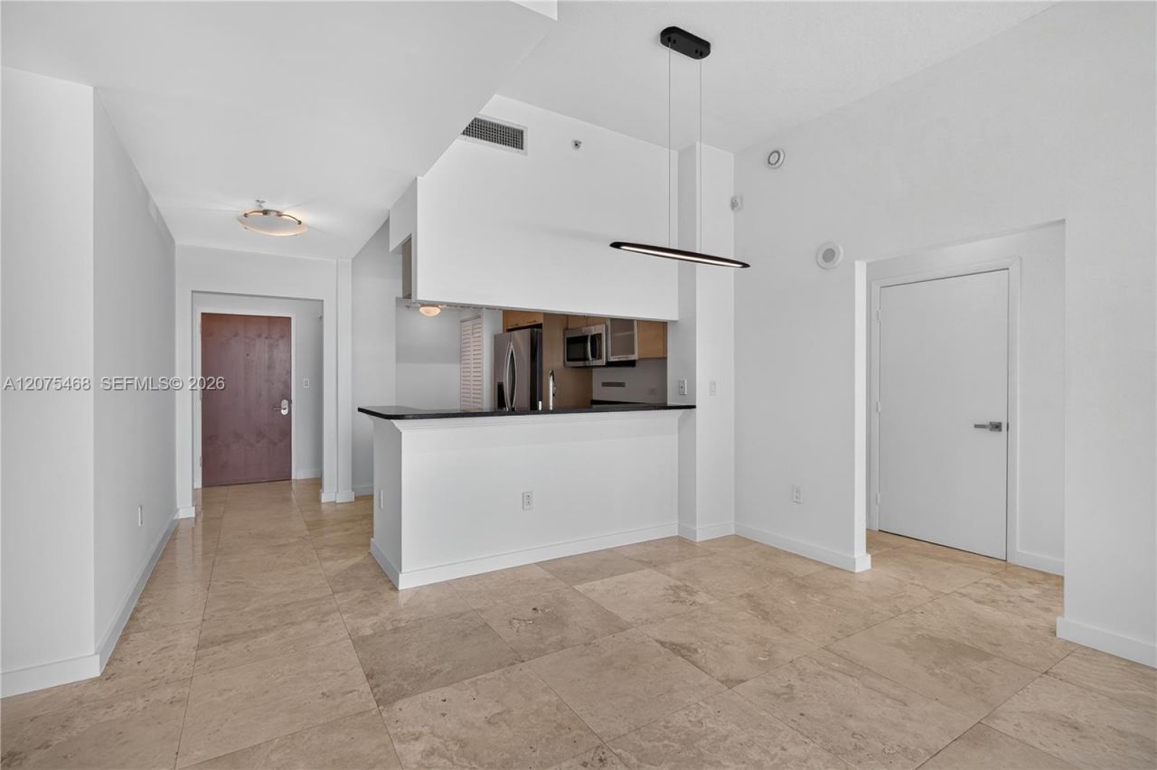 31 SE 5th St, Unit 4212, Miami, FL 33131 Photo
