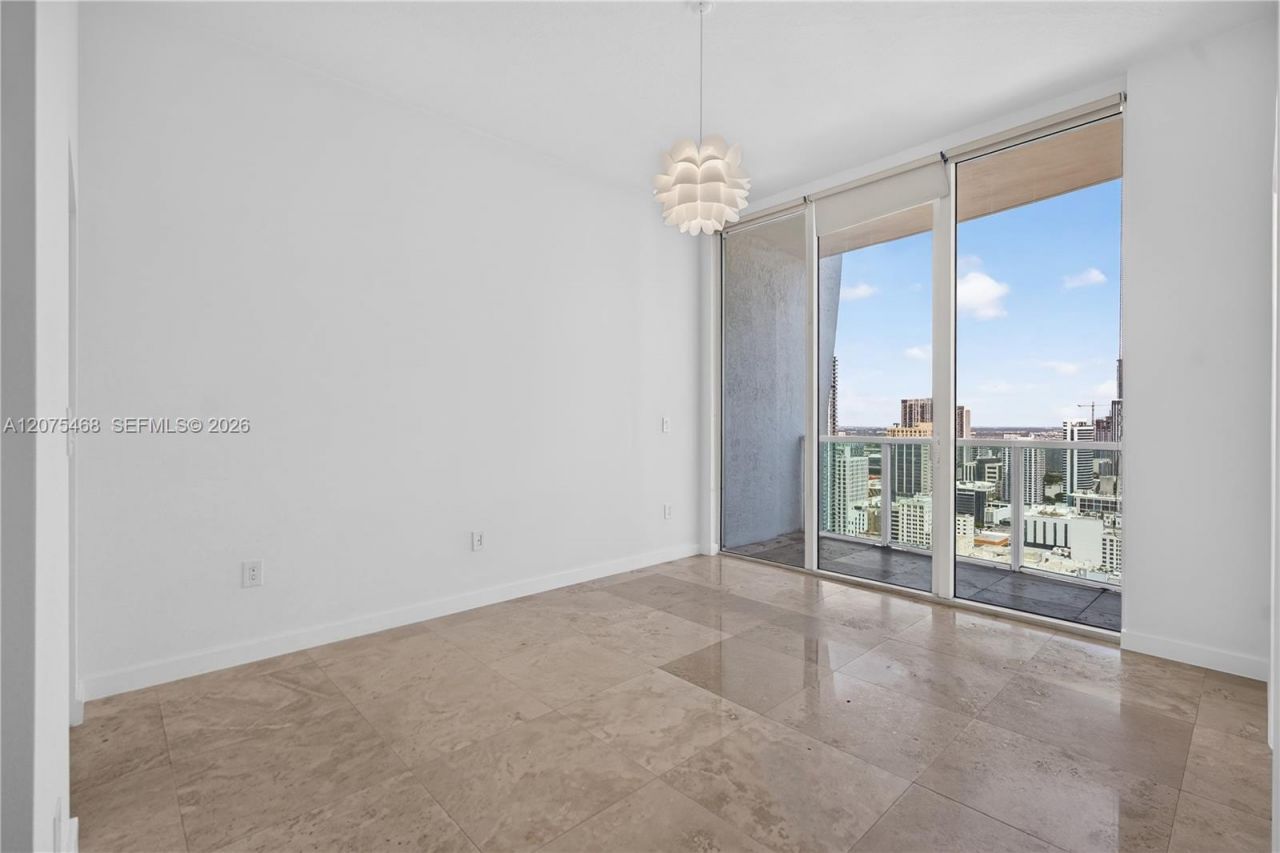31 SE 5th St, Unit 4212, Miami, FL 33131 Photo