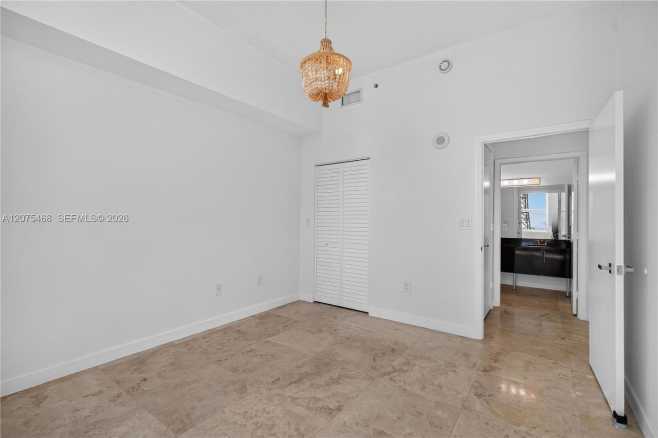 31 SE 5th St, Unit 4212, Miami, FL 33131 Photo