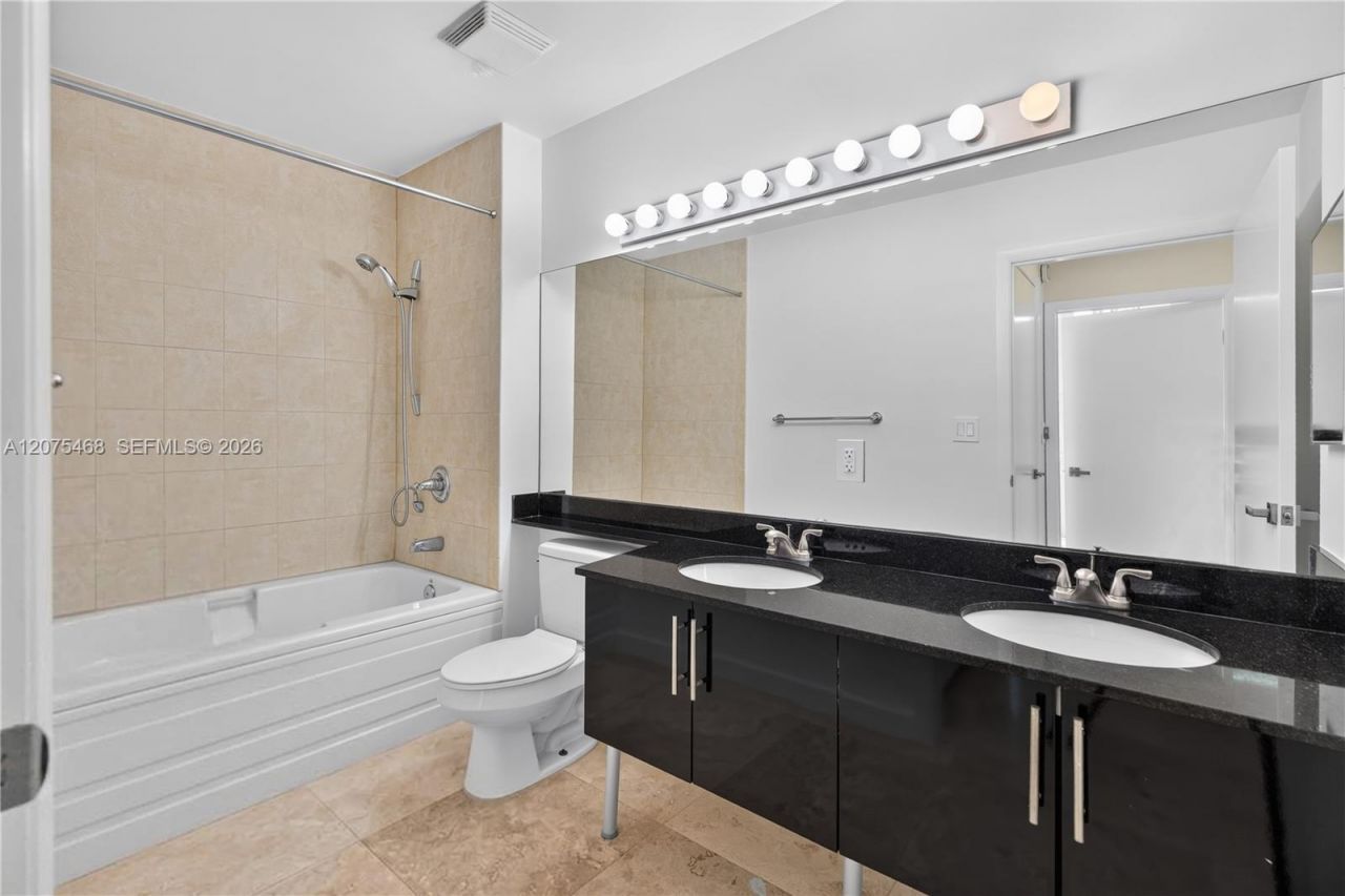 31 SE 5th St, Unit 4212, Miami, FL 33131 Photo