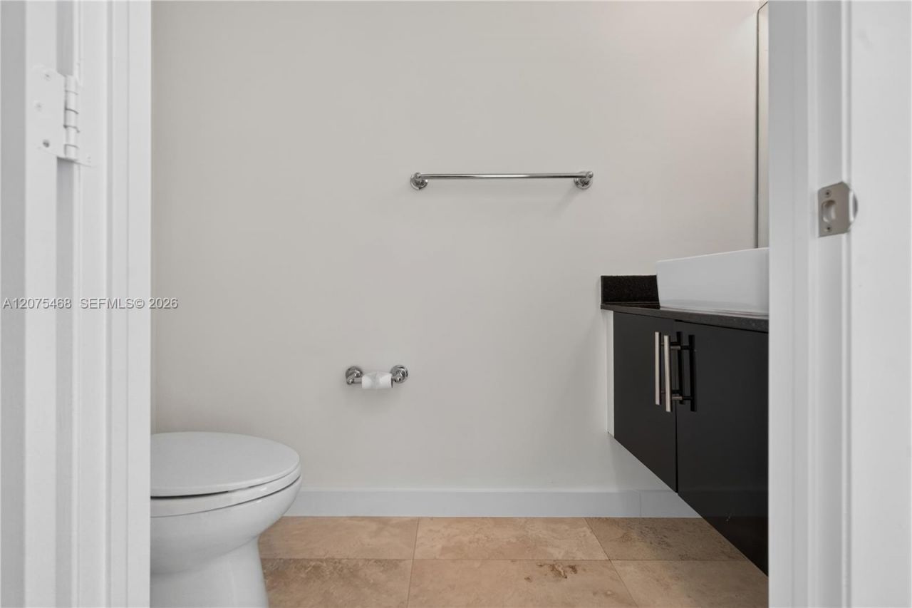 31 SE 5th St, Unit 4212, Miami, FL 33131 Photo