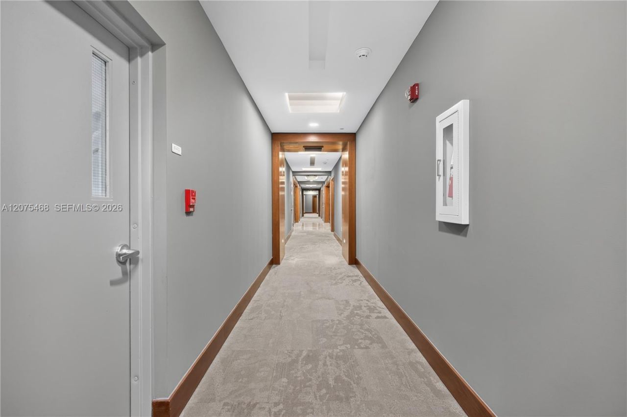 31 SE 5th St, Unit 4212, Miami, FL 33131 Photo