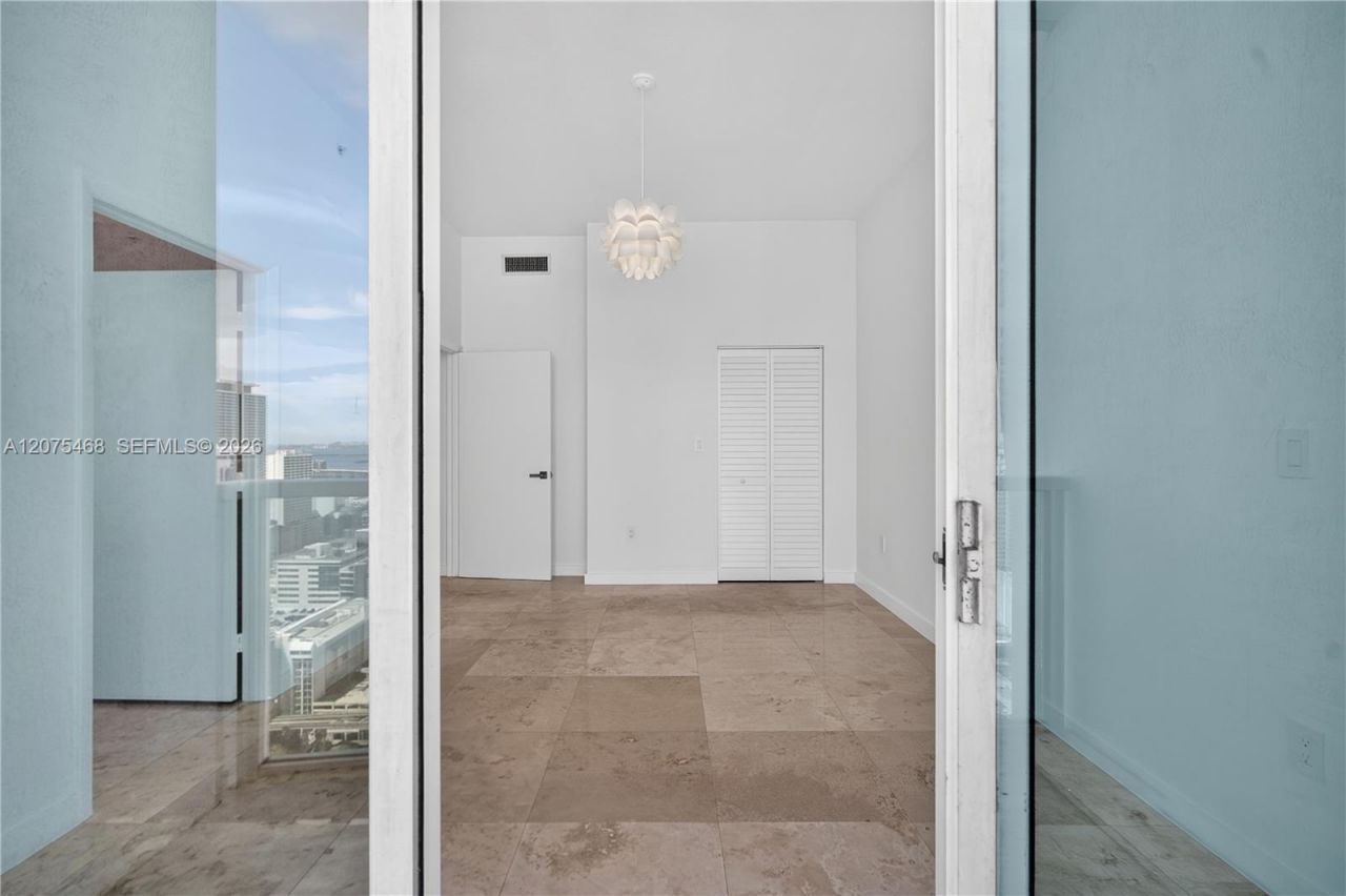 31 SE 5th St, Unit 4212, Miami, FL 33131 Photo