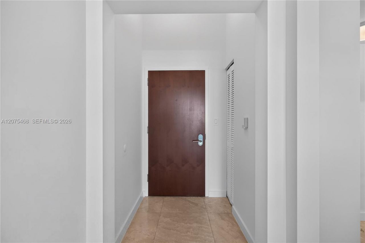 31 SE 5th St, Unit 4212, Miami, FL 33131 Photo