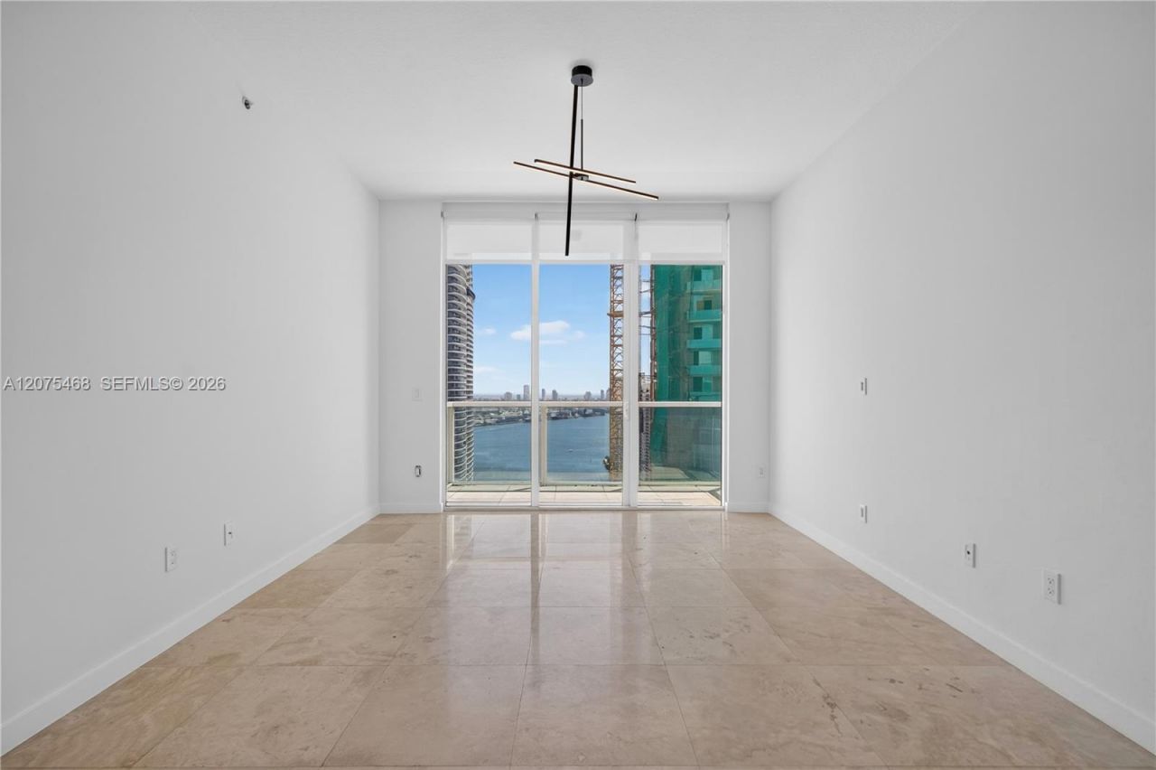 31 SE 5th St, Unit 4212, Miami, FL 33131 Photo
