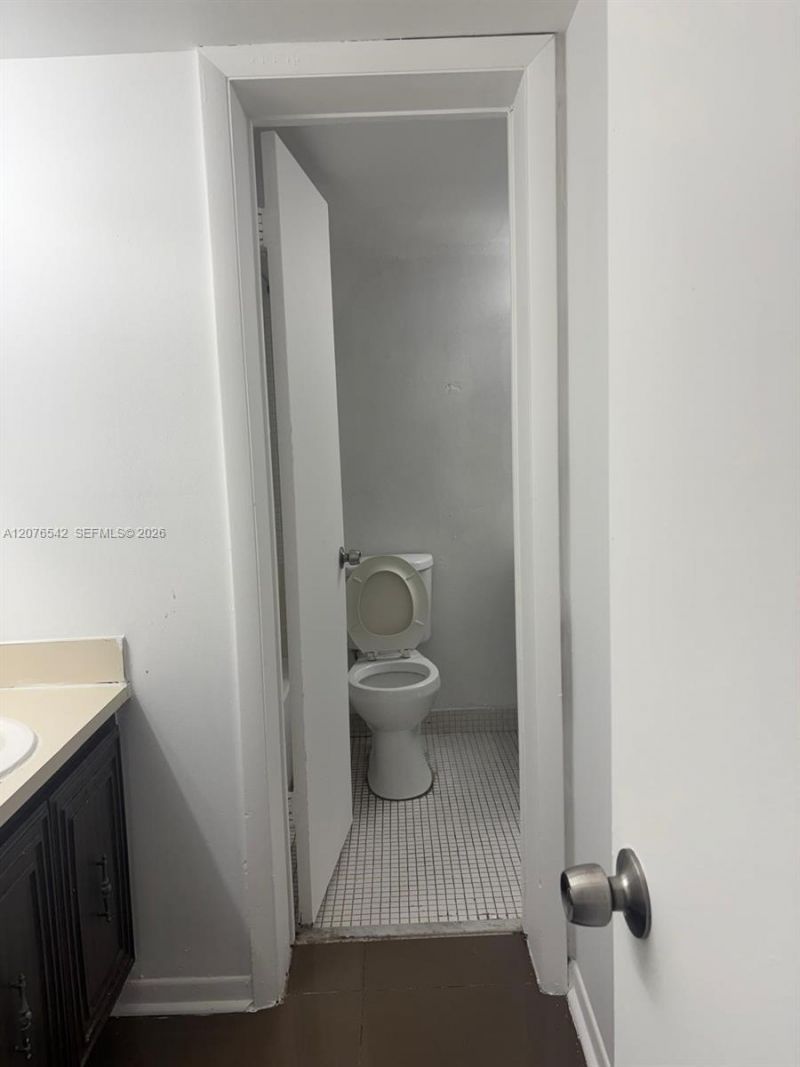 486 NW 165th St Rd , Unit B-308, Miami, FL 33169 Photo