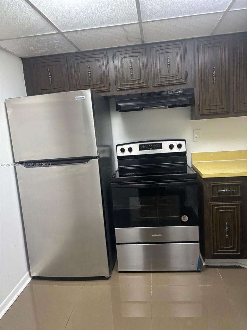486 NW 165th St Rd , Unit B-308, Miami, FL 33169 Photo