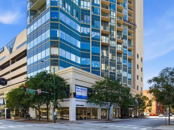 111 W Maple Street , Unit 802, Chicago, IL 60610