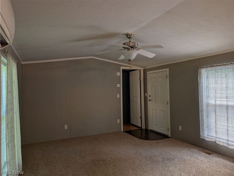 983 Wainwright Road SE, New Philadelphia, OH 44663 Photo 9