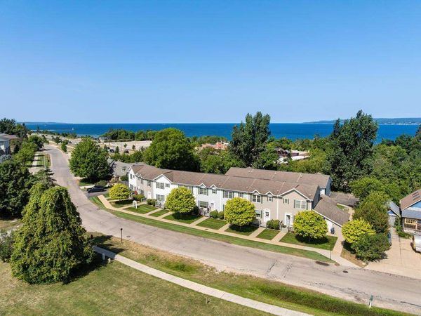 827 Arlington, Unit 10, Petoskey, MI 49770
