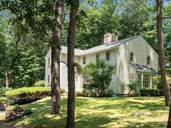 41 Locust Ave, Lexington, MA 02421