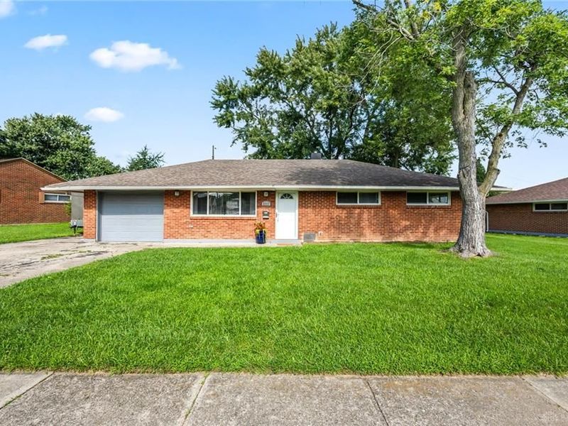 5717 Resik Drive, Huber Heights, OH 45424 Photo 2