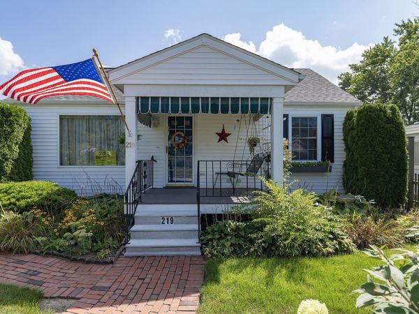 219 W La Salle Avenue, Mishawaka, IN 46545