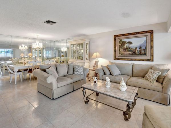 1670 NW 18TH Avenue, Unit 202, Delray Beach, FL 33445