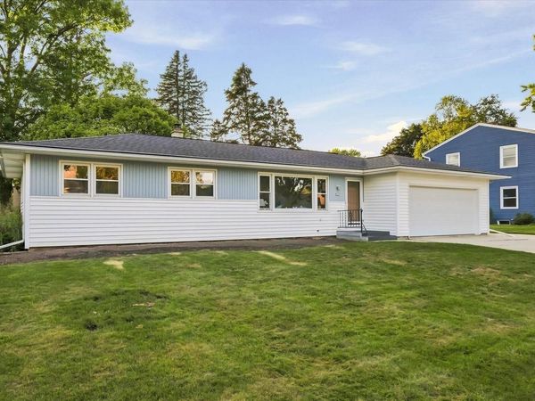 923 W Whitefish ROAD, Port Washington, WI 53074