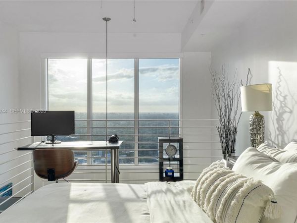 60 SW 13th St , Unit 3211, Miami, FL 33130