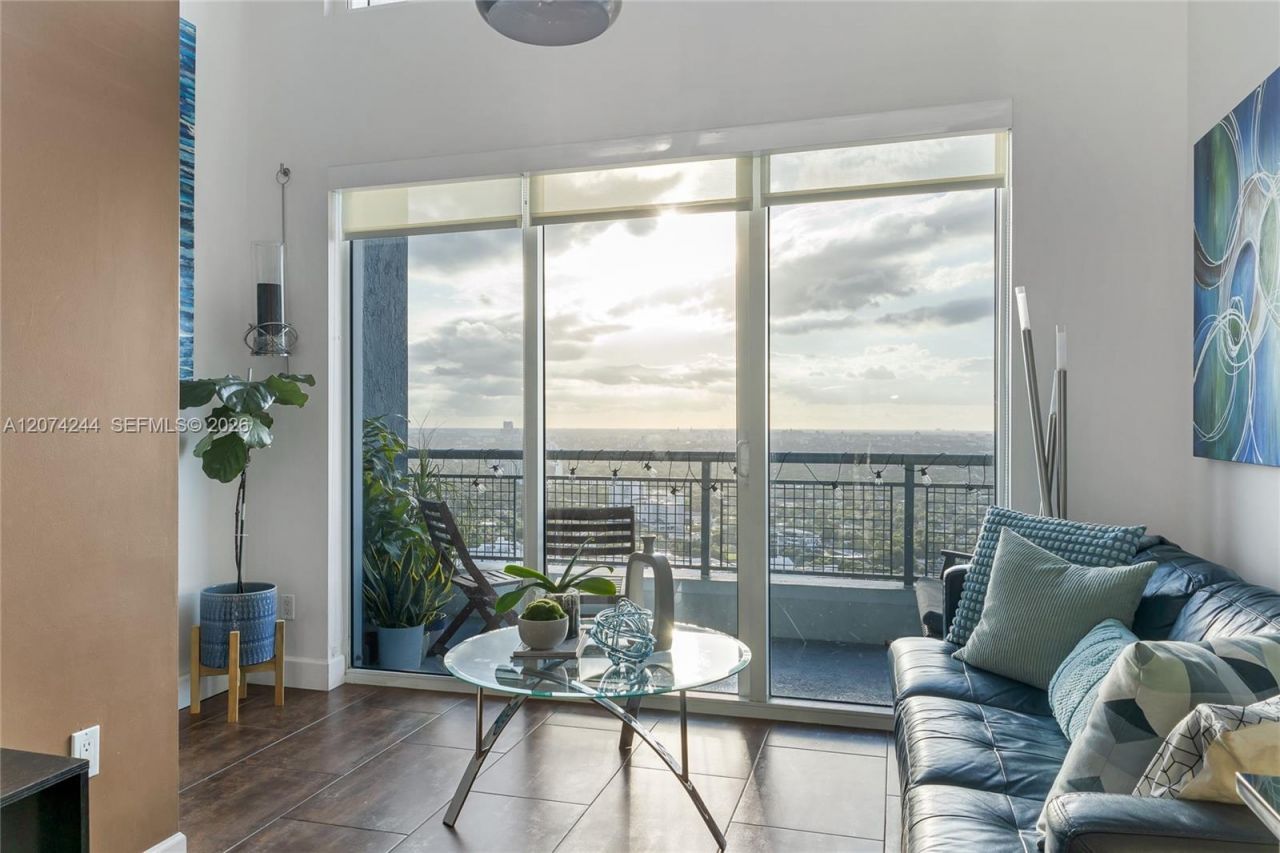 60 SW 13th St , Unit 3211, Miami, FL 33130 Photo