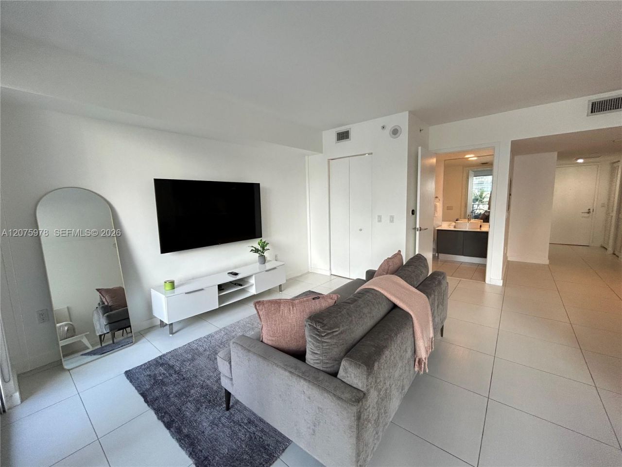 31 SE 6th St, Unit 1703, Miami, FL 33131 Photo
