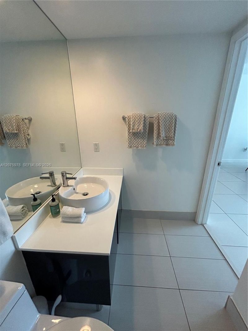31 SE 6th St, Unit 1703, Miami, FL 33131 Photo