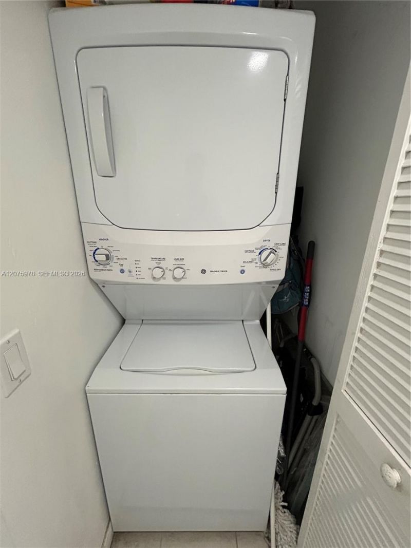 31 SE 6th St, Unit 1703, Miami, FL 33131 Photo