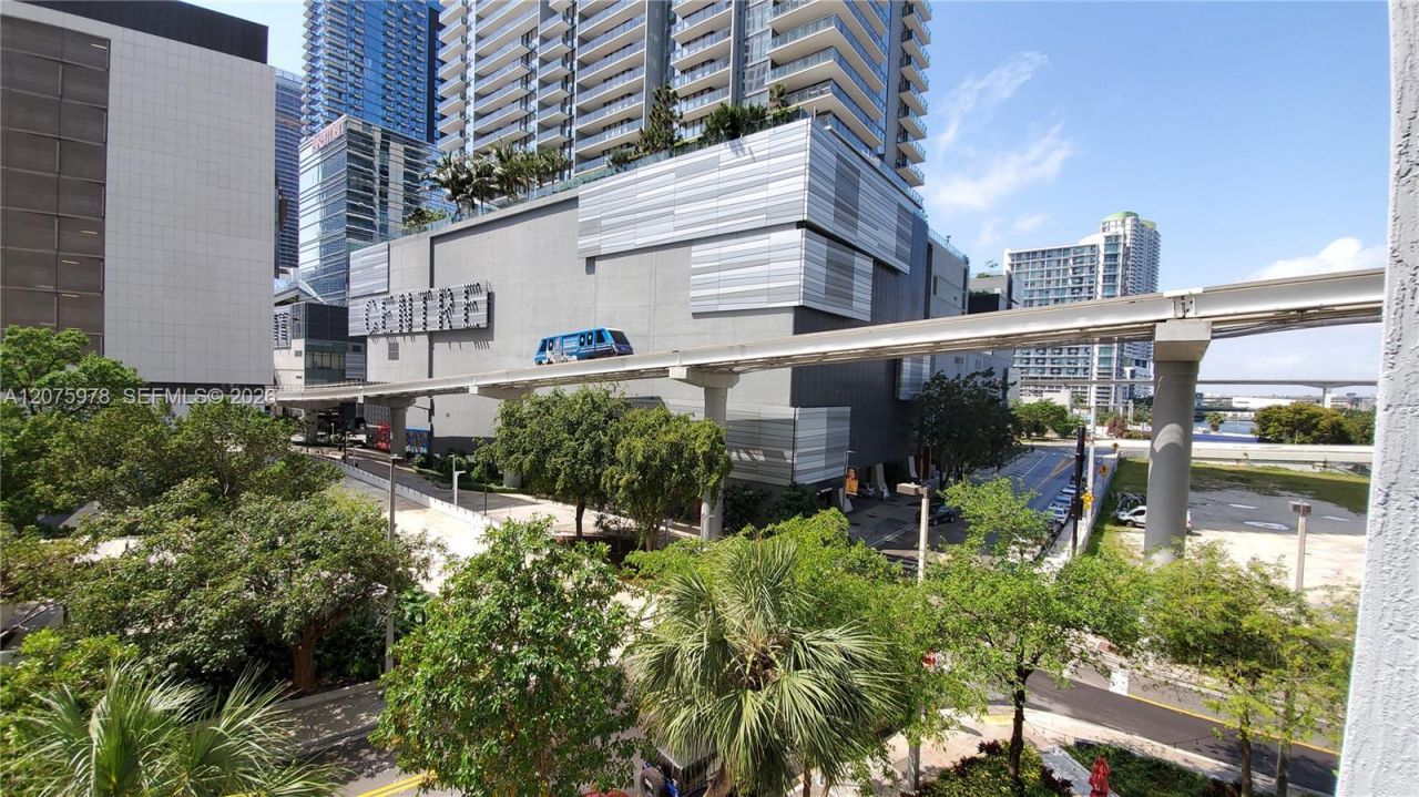 31 SE 6th St, Unit 1703, Miami, FL 33131 Photo