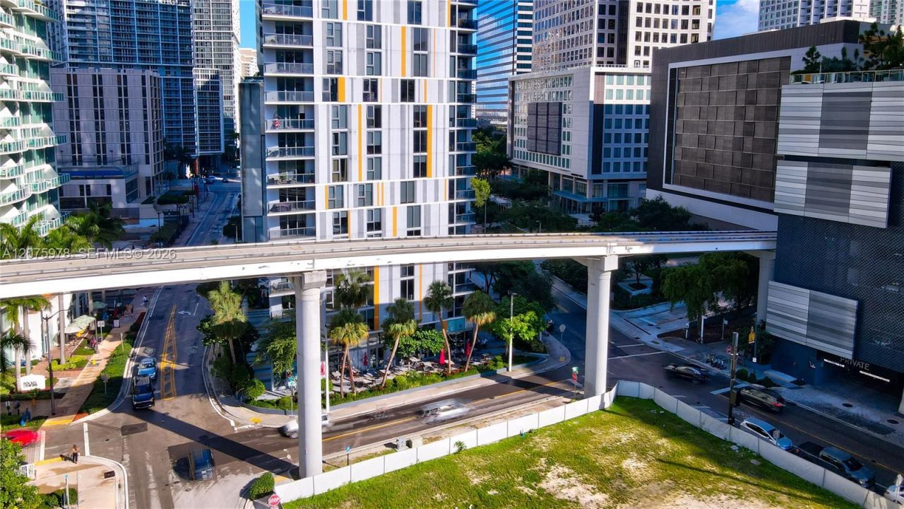 31 SE 6th St, Unit 1703, Miami, FL 33131 Photo