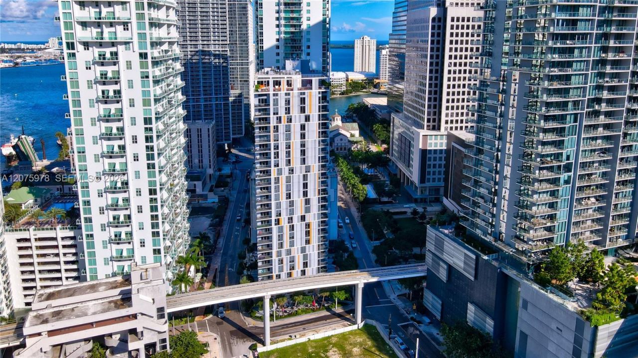 31 SE 6th St, Unit 1703, Miami, FL 33131 Photo