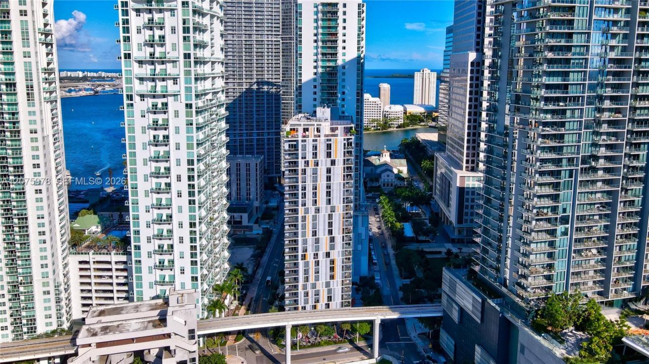 31 SE 6th St, Unit 1703, Miami, FL 33131 Photo
