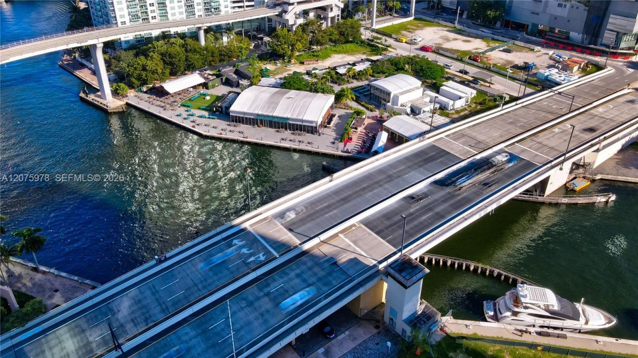 31 SE 6th St, Unit 1703, Miami, FL 33131 Photo