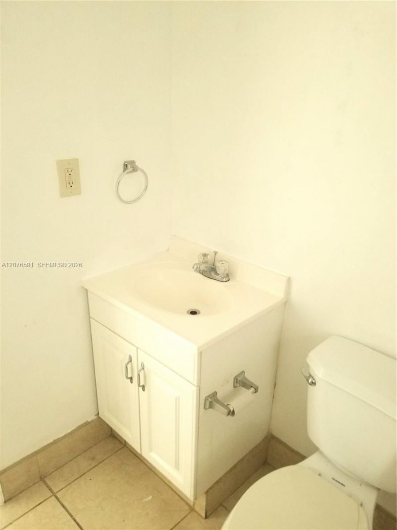 1240 SW 22nd Ter, Unit 1, Miami, FL 33145 Photo