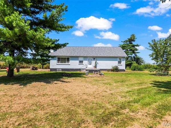 23946 Grosenheider Road , Litchfield, IL 62056