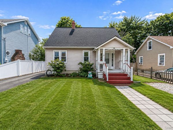14 Richard Avenue , Islip Terrace, NY 11752