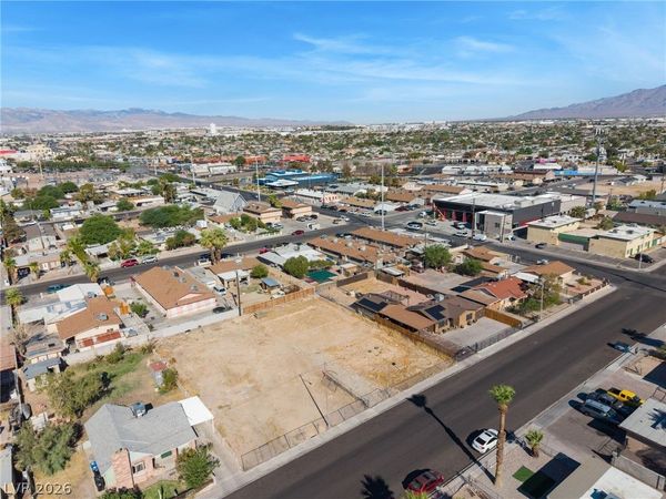 2315 MCCarran , North Las Vegas, NV 89030