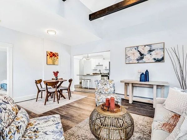 48 Sever St, Unit 2A, Worcester, MA 01609