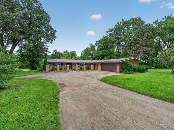 70506 Sunrise Drive, Edwardsburg, MI 49112
