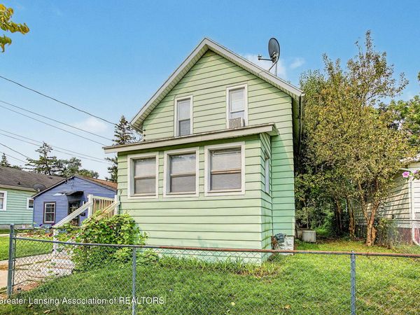 909 Clayton Street, Lansing, MI 48915