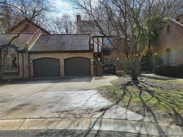13 Timberlane Court , Dearborn, Mi 48126