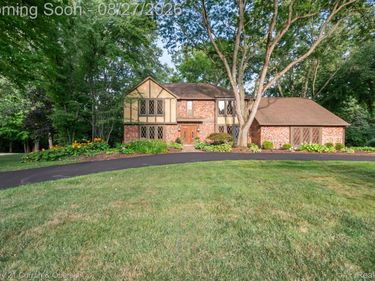 8890 Northampton Drive, Plymouth Township, Mi 48170