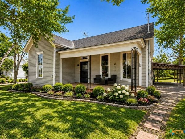 801 Josephine Street , Yoakum, TX 77995