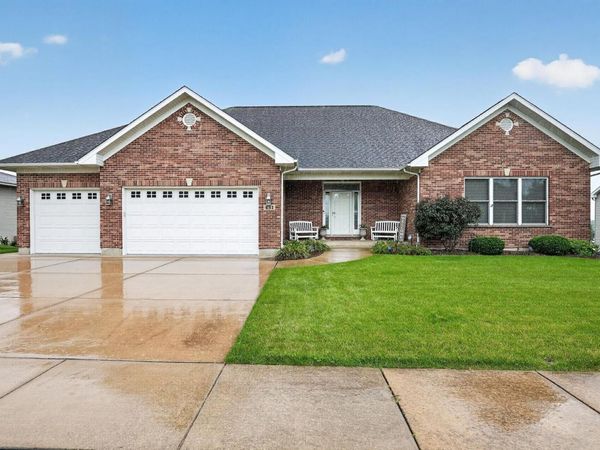 431 N Patricia Lane , Hampshire, IL 60140