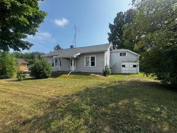 1601 DEWEY STREET, Manitowoc, WI 54220