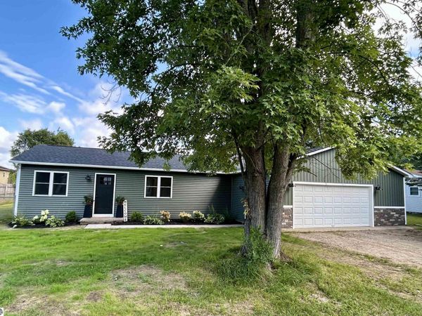 4358 Manor Wood Drive S, Traverse City, MI 49685