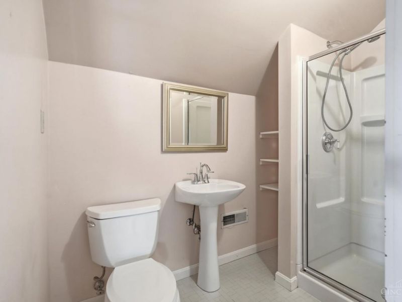 548 Howell Avenue, Cincinnati, OH 45220 Photo 45