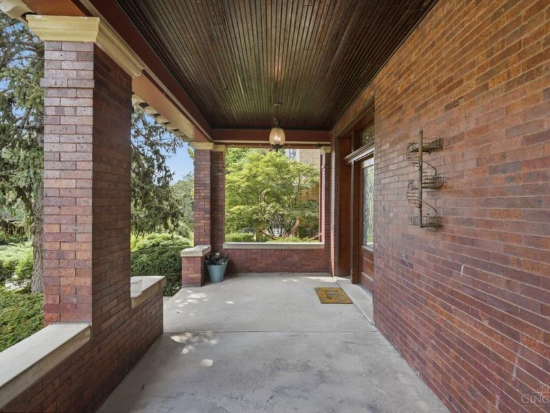 548 Howell Avenue, Cincinnati, OH 45220 Photo 6