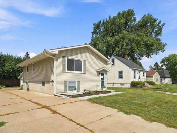 1893 Highway 96 E, White Bear Lake, MN 55110