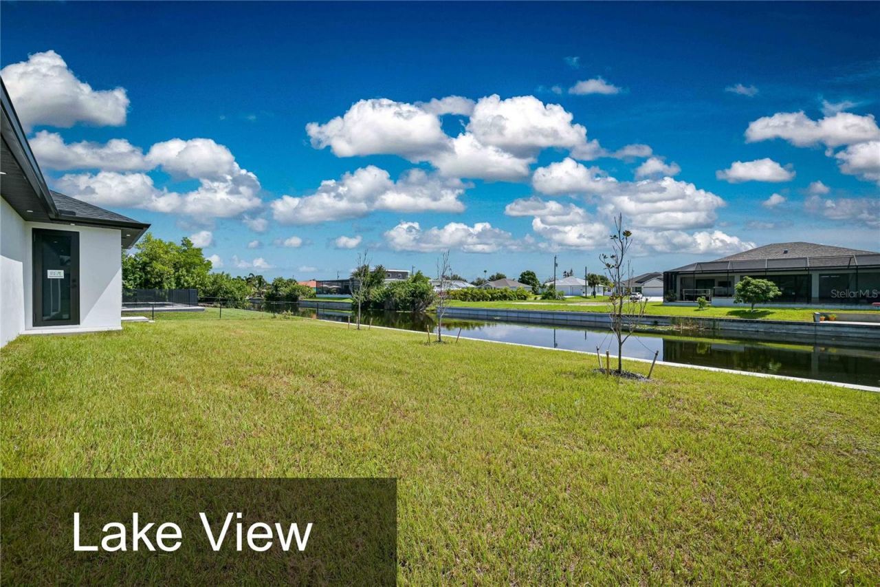 425 SW 31st Avenue, Cape Coral, FL 33991 Photo