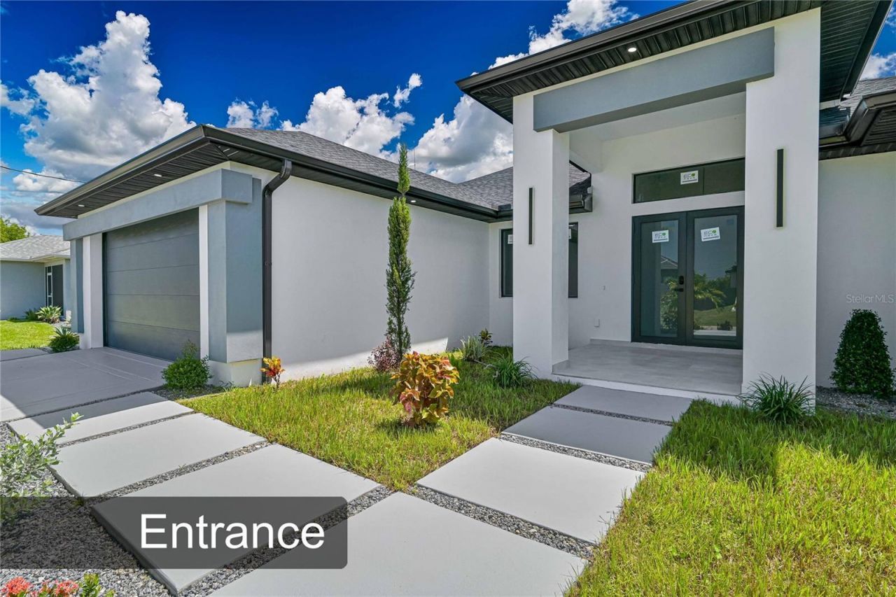 425 SW 31st Avenue, Cape Coral, FL 33991 Photo