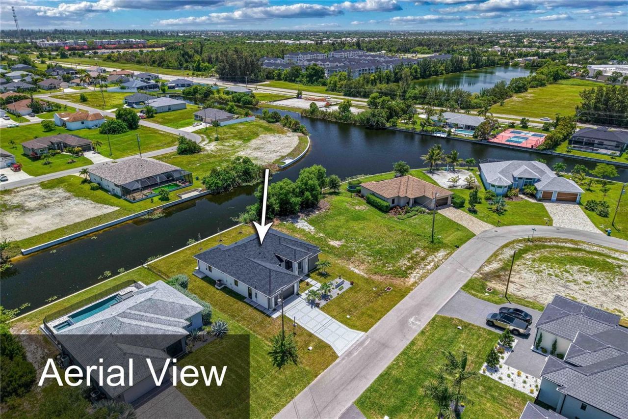 425 SW 31st Avenue, Cape Coral, FL 33991 Photo